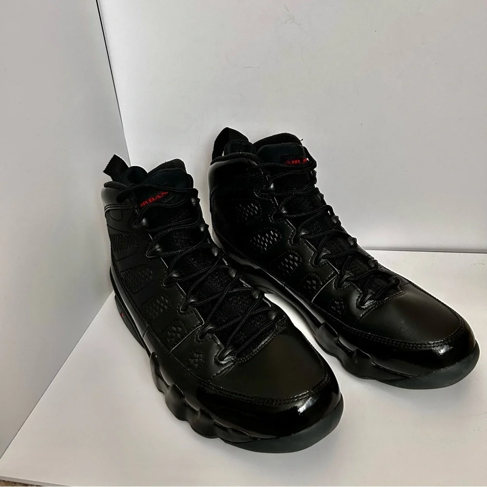 Air Jordan 9 Retro ‘Bred’ Sneakers